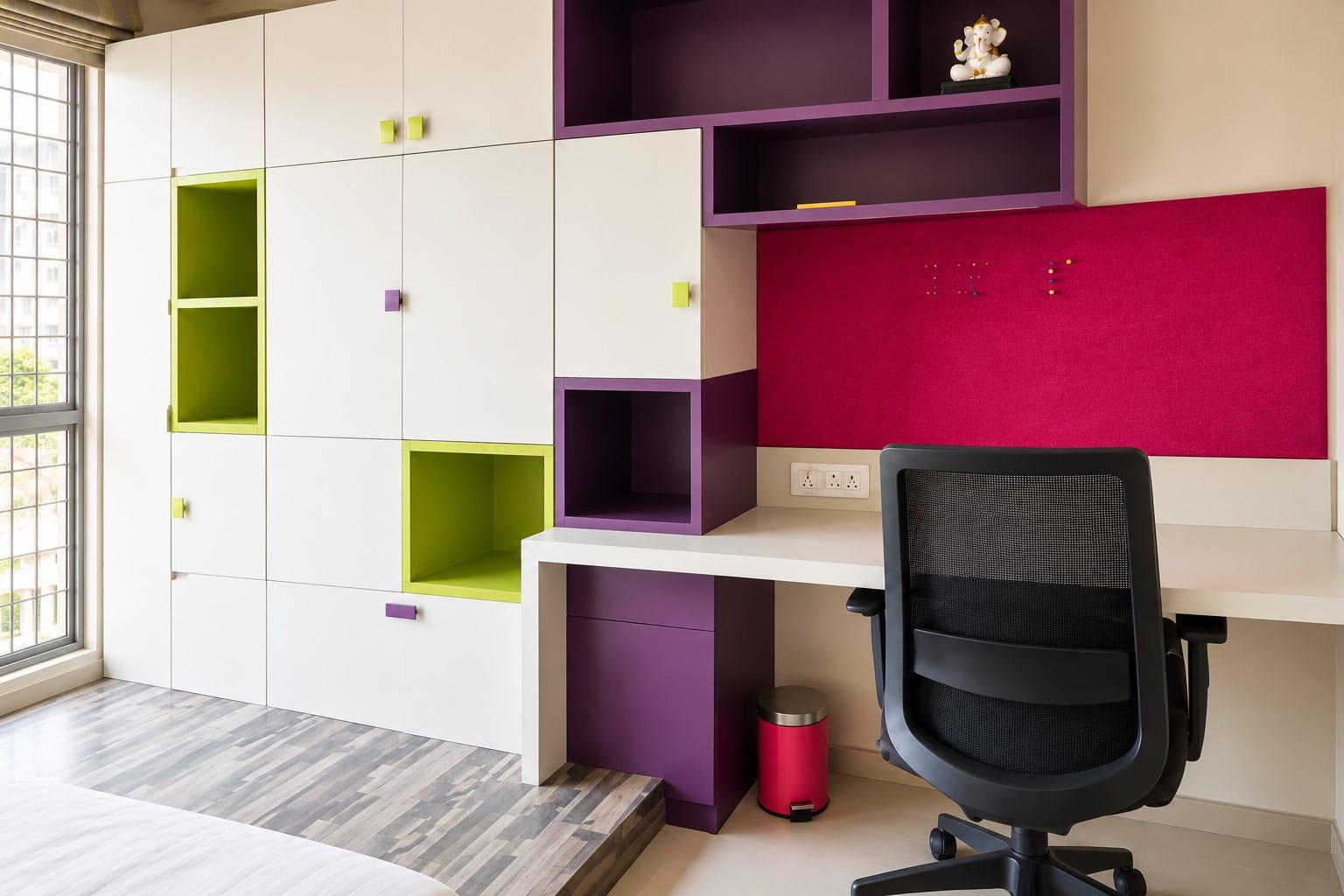 Ons 3BHK Luxury Apartment With Balcony and Chef